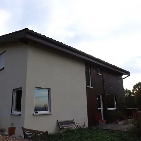 Chez L'habitant A Montchardon Homestay